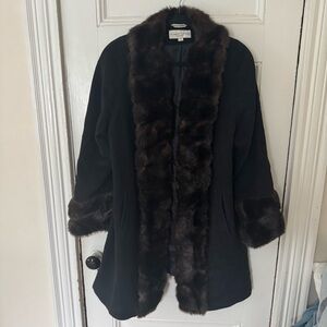 Albert Nipon Studio Black Wool blend Jacket with Brown Faux Fur Trim